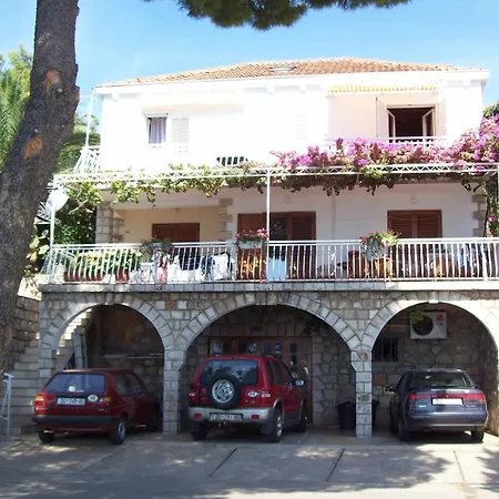 Apartament Captain's Molunat