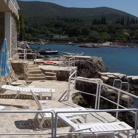 Apartament Captain's Molunat