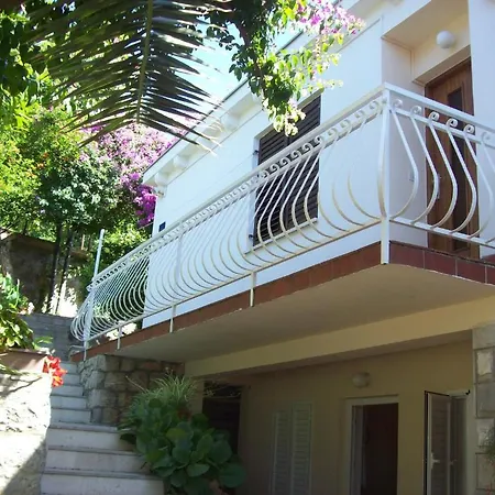 Captain'S Villa Molunat