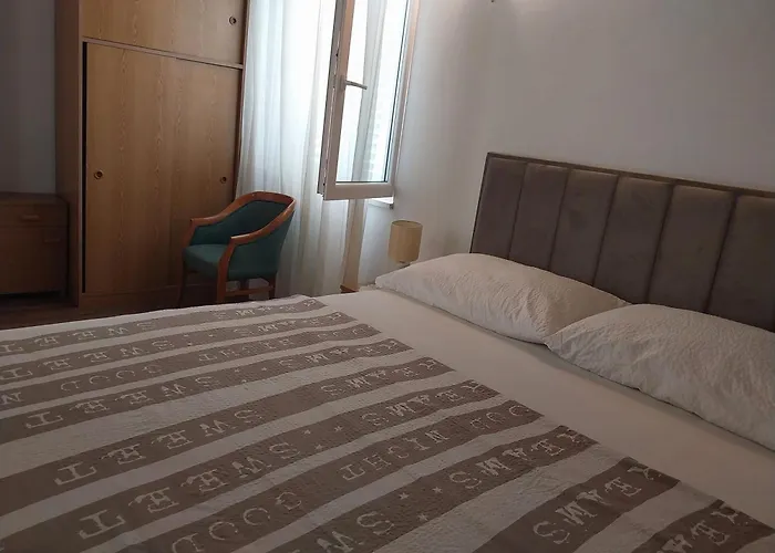 Captain's 아파트 몰루나트